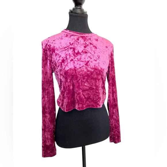 5/20$ Divided purple velvet long sleeves crop top size medium - Picture 1 of 6